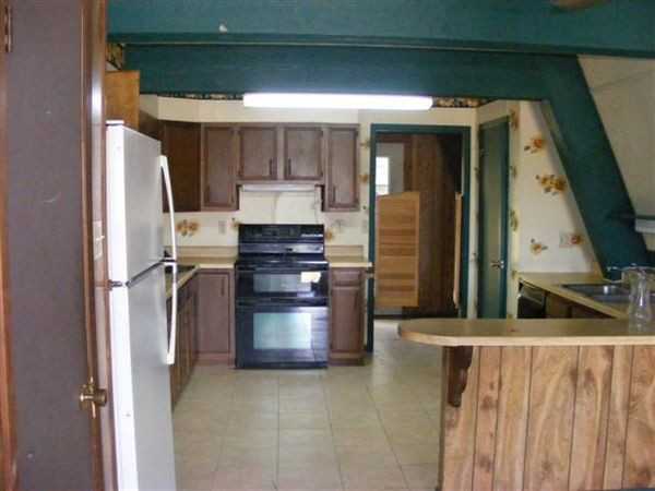 971 Peach Creek Cutoff - Photo 2 of 5