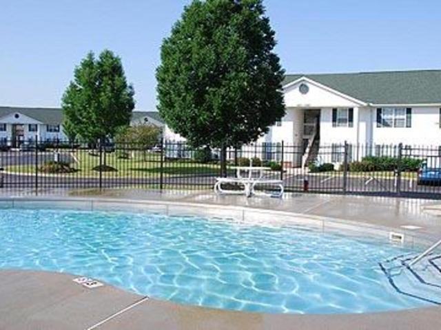 Brooksedge Apartments - Photo 3 of 6