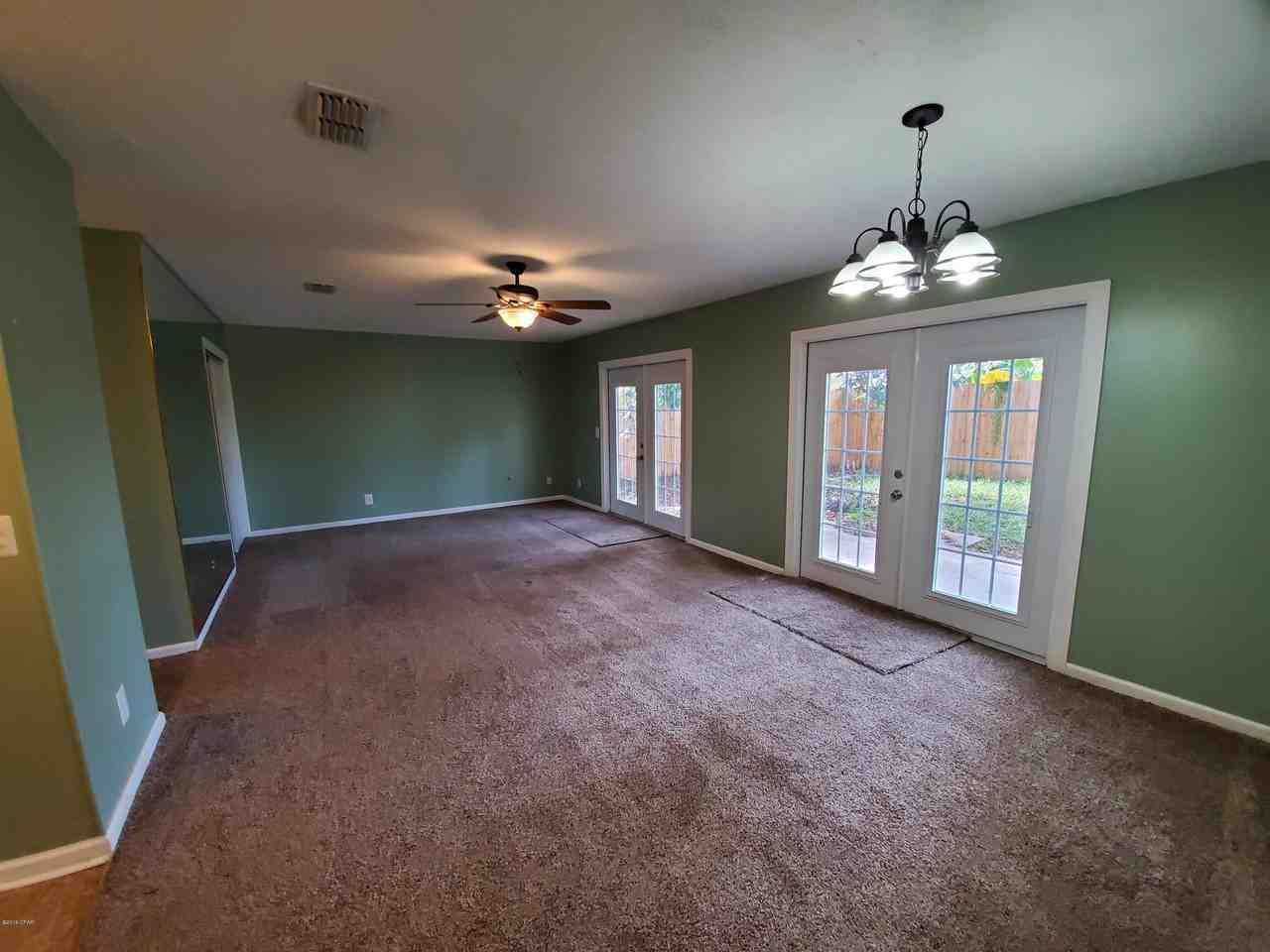 3922 Sabal Street - Photo 3 of 9