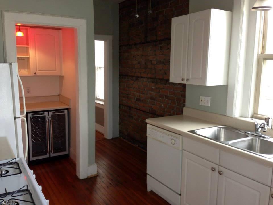 1215 Colley Avenue 7 - Photo 3 of 11