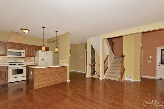 2714 Kendall - Photo 3 of 19