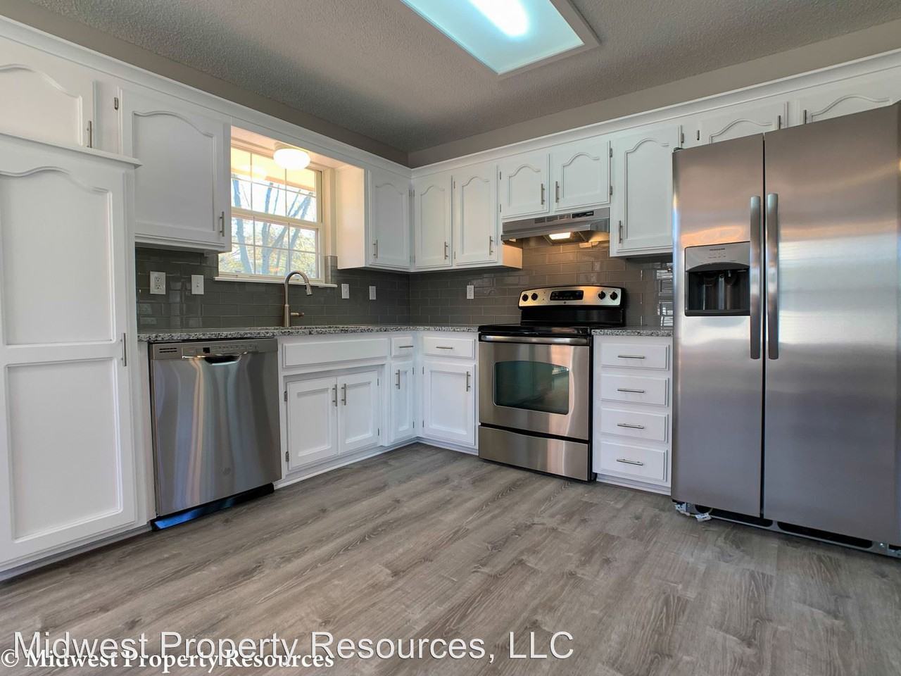 617 Se Battery Dr - Photo 2 of 29