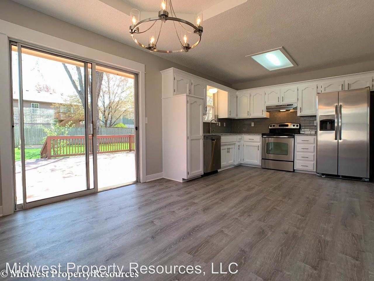 617 Se Battery Dr - Photo 3 of 29