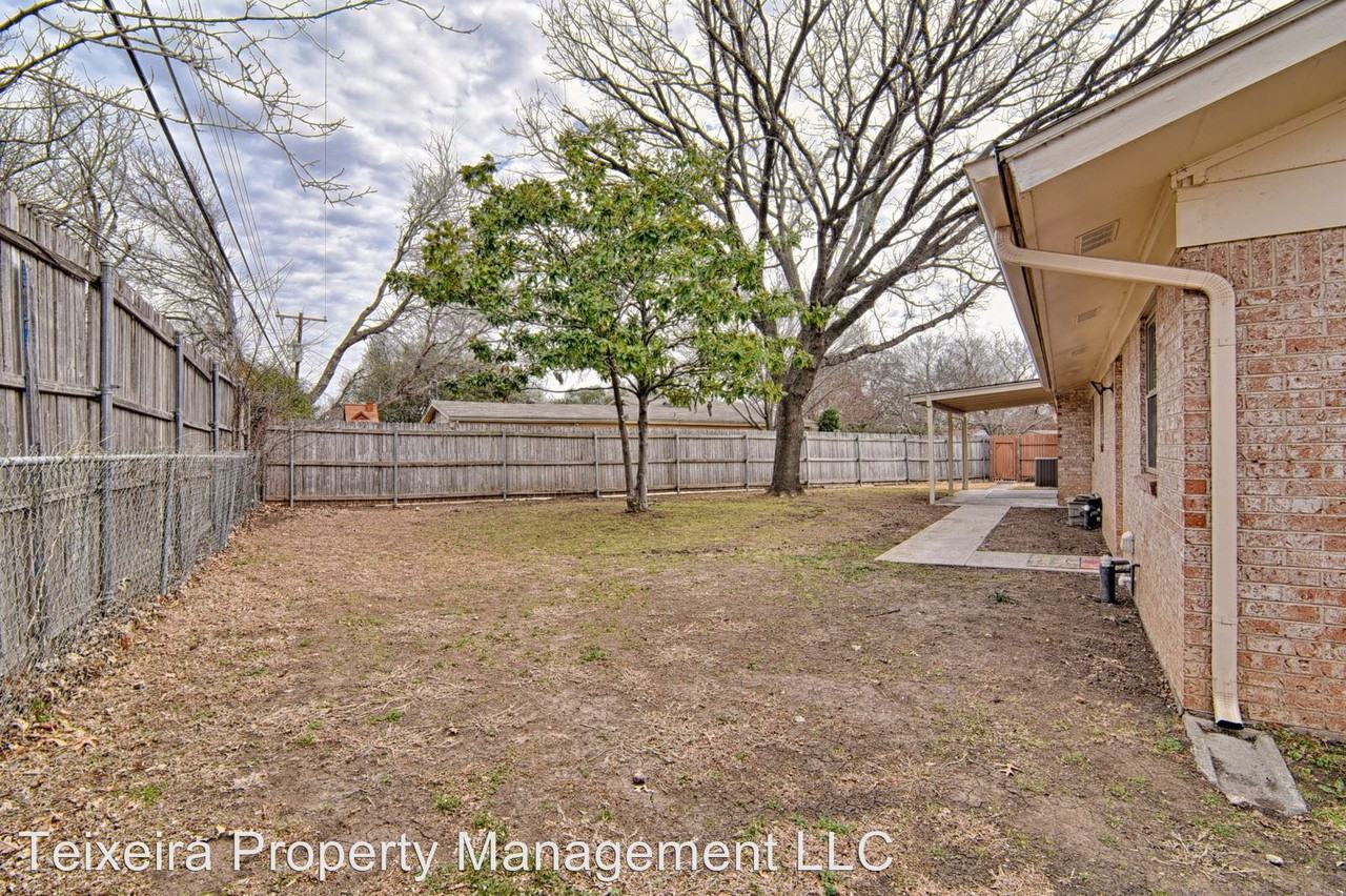 7233 Overhill Rd - Photo 2 of 30