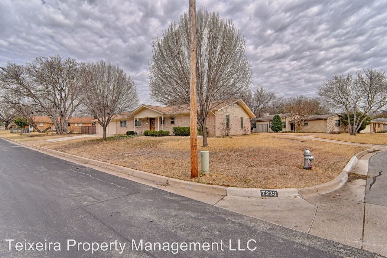 7233 Overhill Rd - Photo 3 of 30