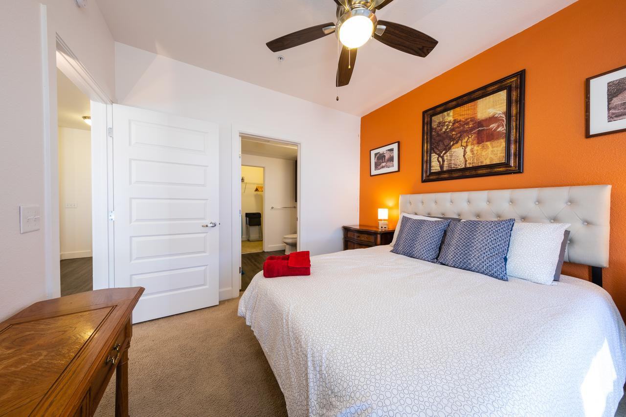 922 10th Ave E - Photo 2 of 3