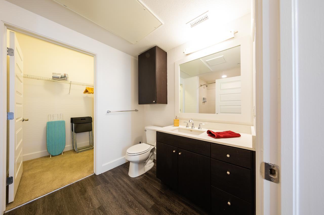 922 10th Ave E - Photo 3 of 3