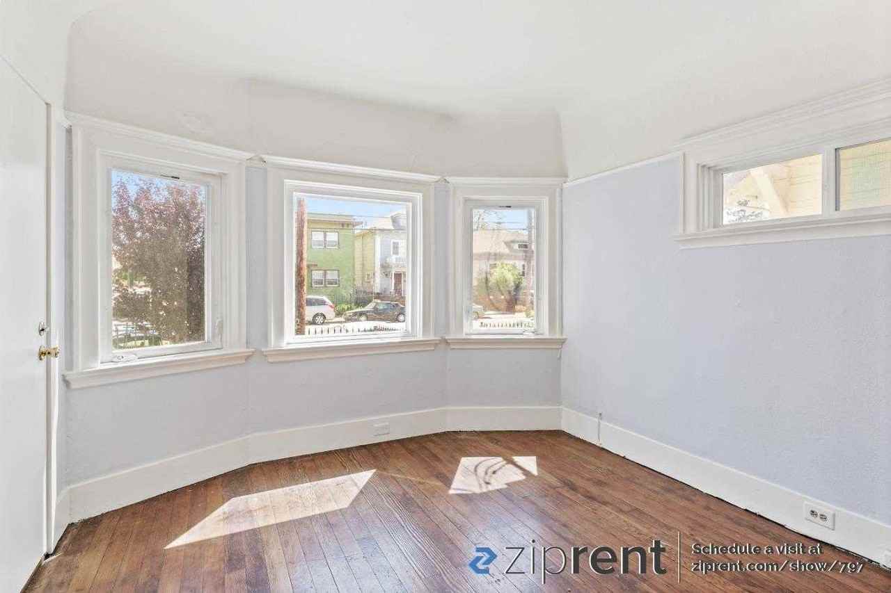 3877 West Street - Photo 3 of 10