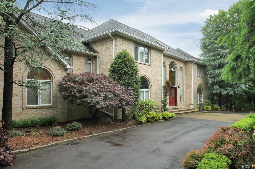 7 Pine Glen Drive - Photo 2 of 27