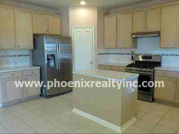 3030 Bent Tree Loop - Photo 3 of 7