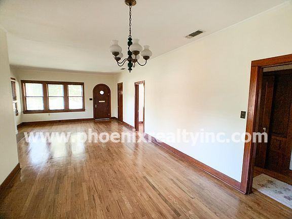 609 S Bowie St - Photo 2 of 13