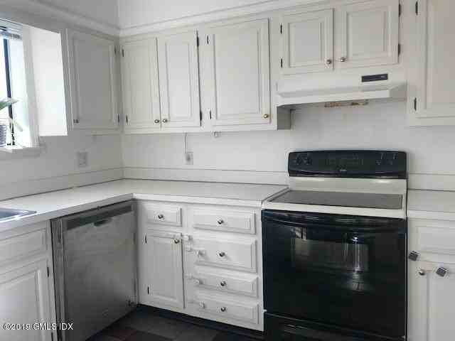 141 Davis Avenue Unit 2 - Photo 2 of 19