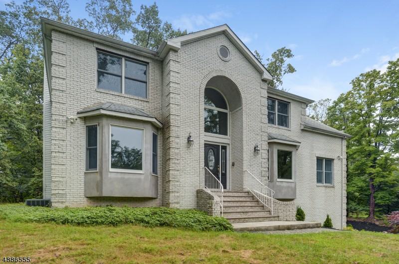 315 Emerson Ln - Photo 2 of 20