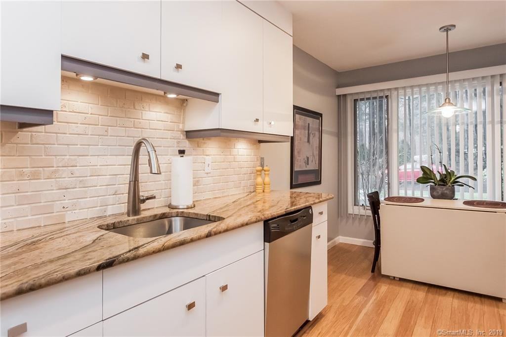 6 Spyglass Drive - Photo 2 of 25