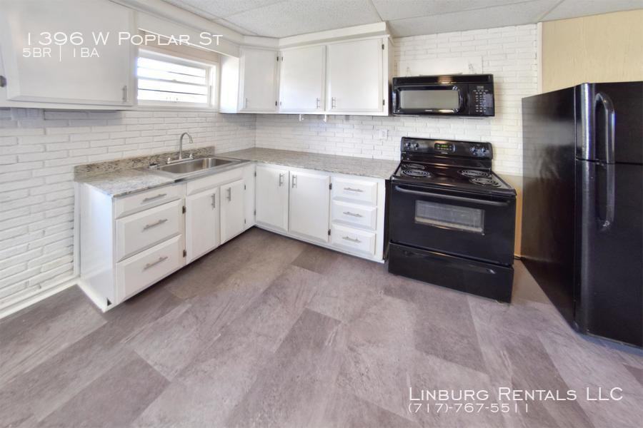 1396 W Poplar St - Photo 2 of 14