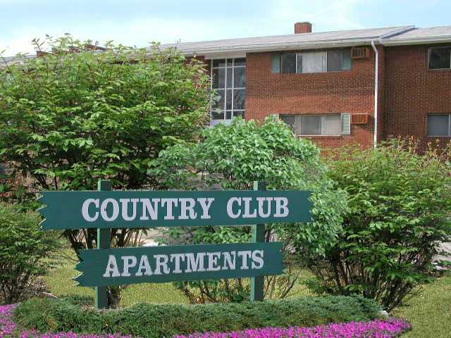 Country Club Apartments - Photo 3 of 4