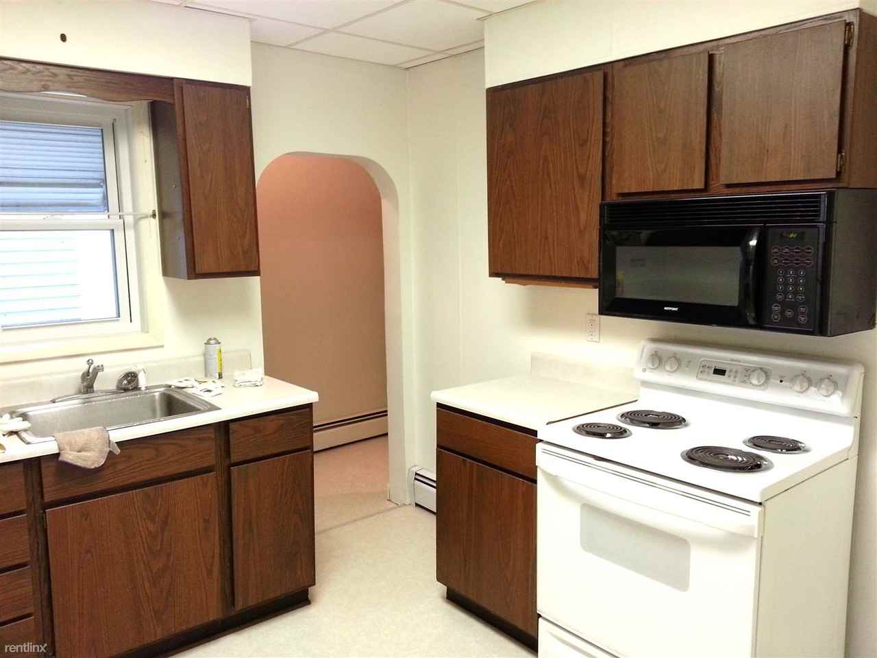 609 Bond St - Photo 3 of 12