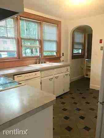 124 Boardman Ave - Photo 3 of 4