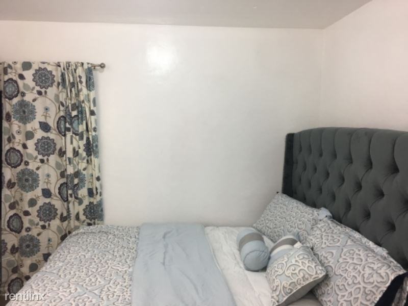 5422 Gifford Avenue - Photo 3 of 13