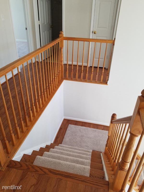 9229 Matthew Dr - Photo 2 of 16