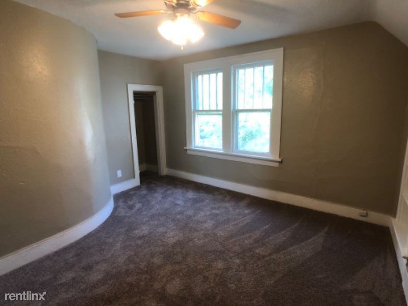 1555 24th St 2 - Photo 2 of 9