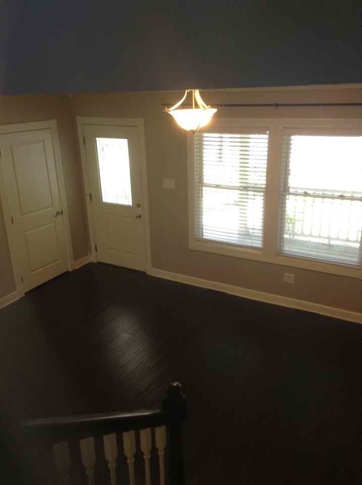 201 W Hutchinson Ave - Photo 3 of 33