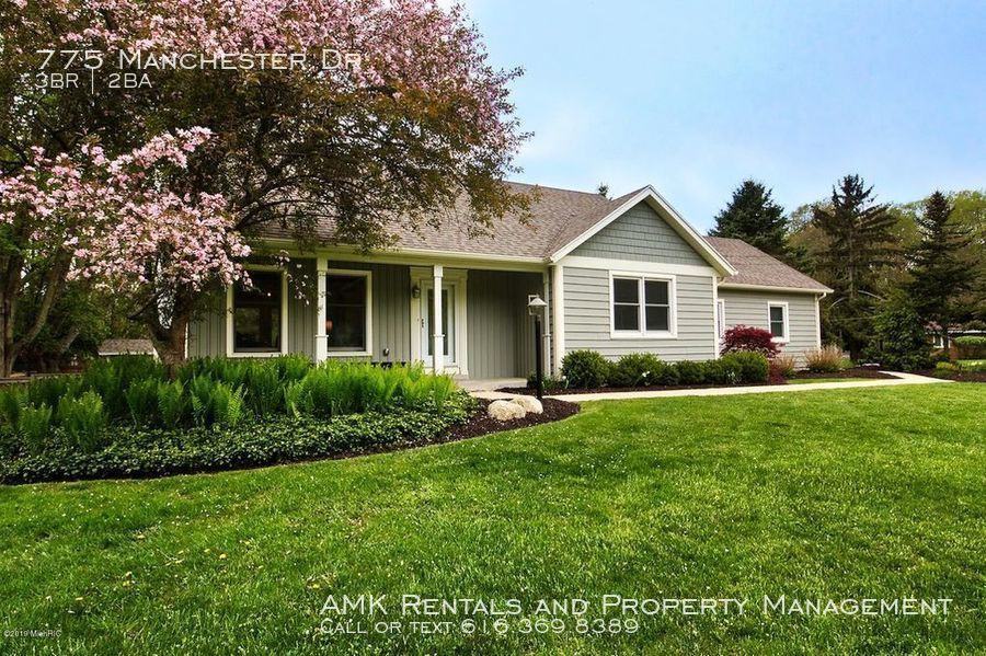 775 Manchester Dr - Photo 2 of 13