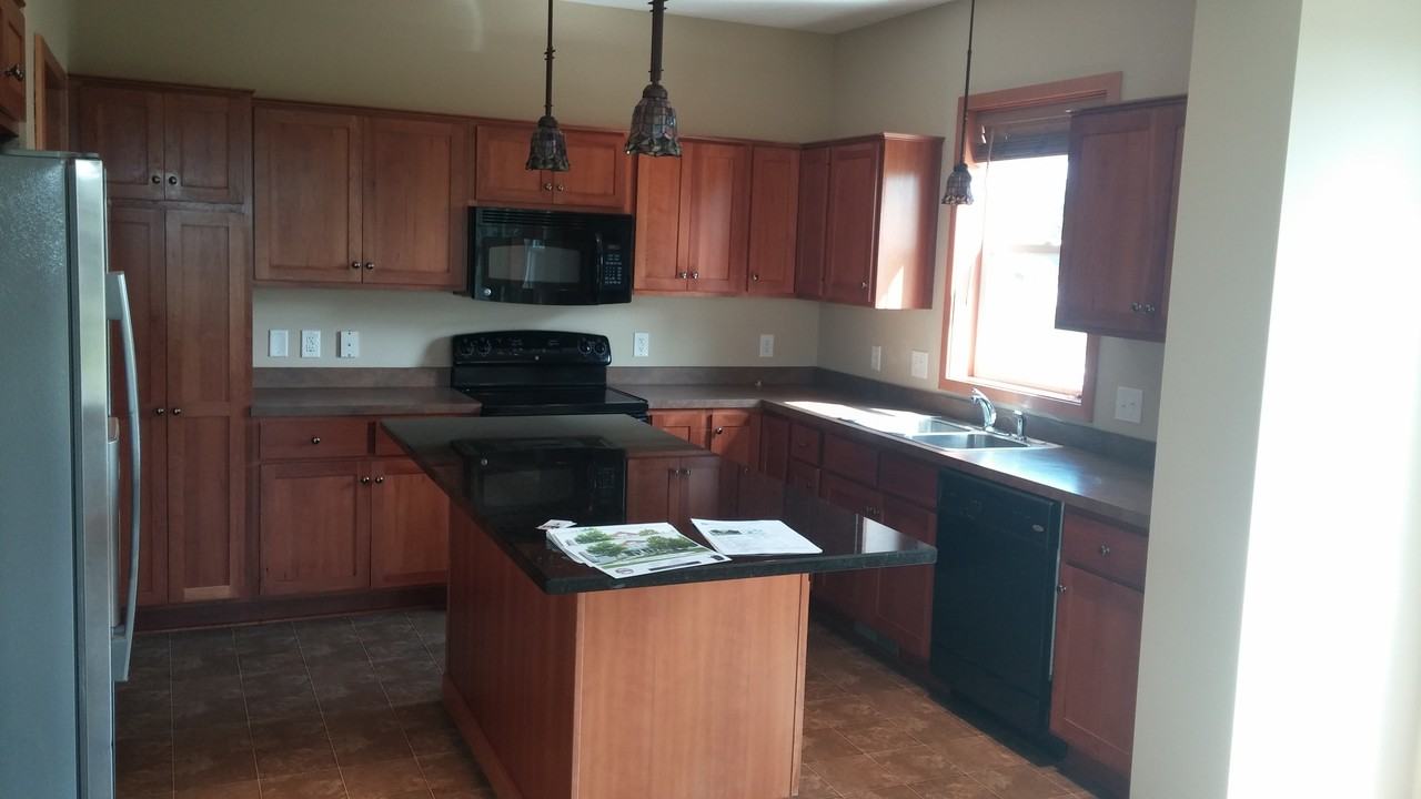 6460 W Laketowne Dr - Photo 3 of 8