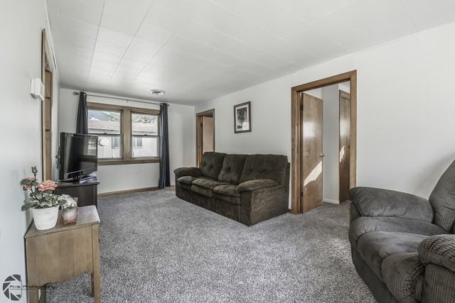 25211 Story - Photo 3 of 18