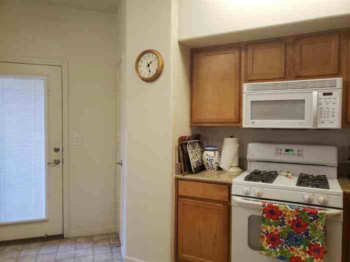 1325 S Meadows - Photo 3 of 19