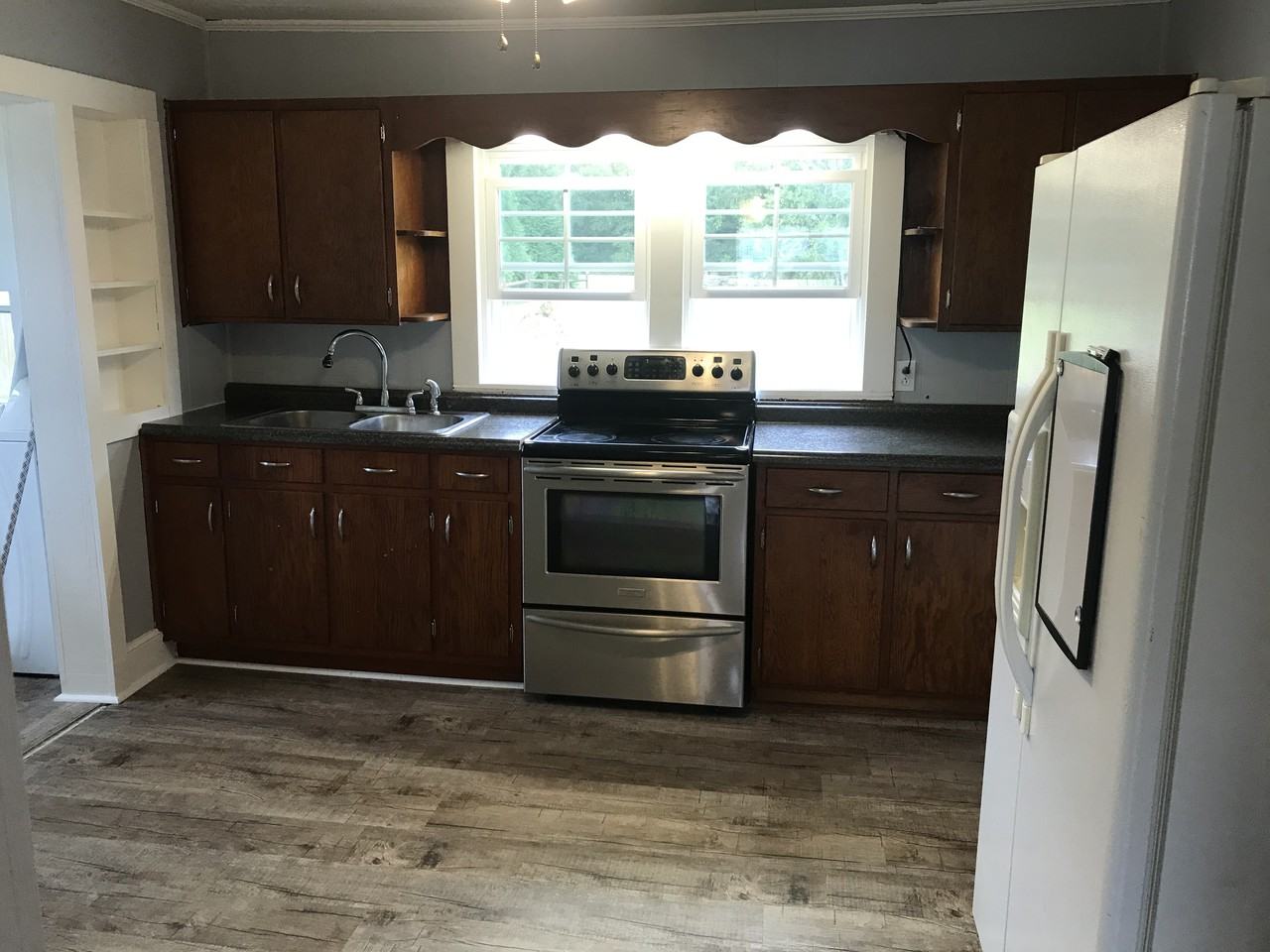 1362 Broad St - Photo 3 of 8