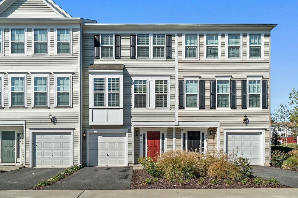 8292 Heritage Crossing Court, Manassas, VA 20109 3 Bedroom Apartment