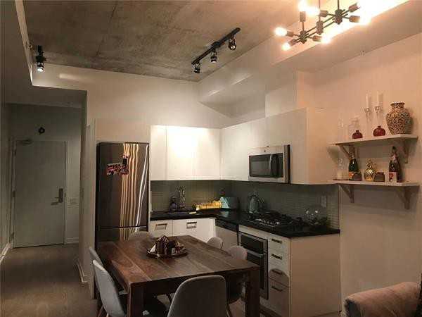 39 Brant Street #0211