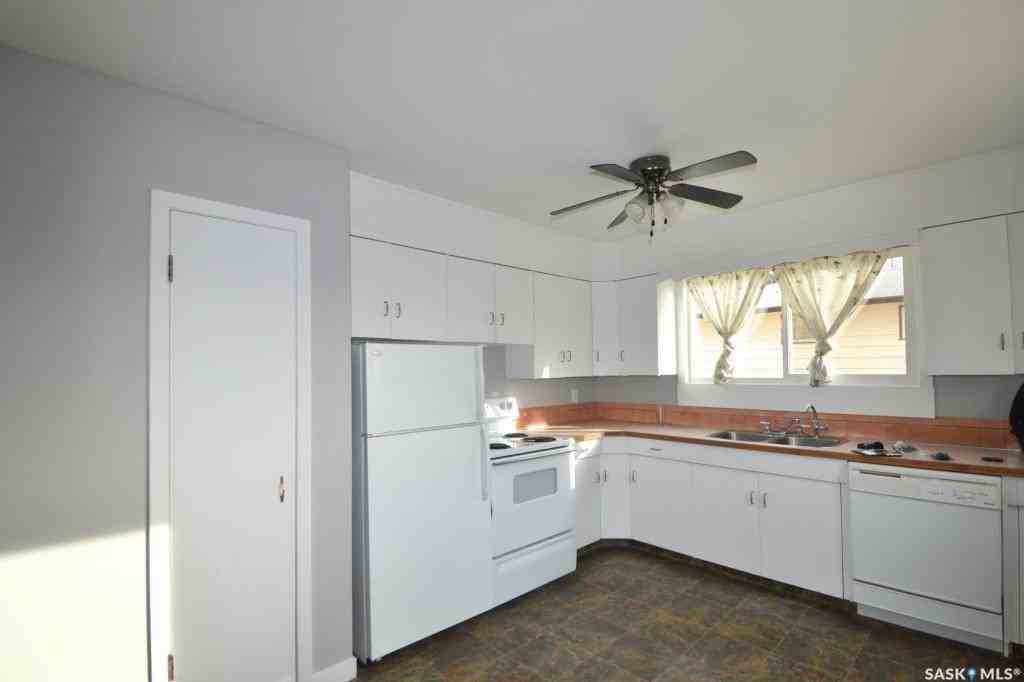 406 Froom Crescent Apartments in Al Ritchie, Regina, SK S4N 1T6 Zumper