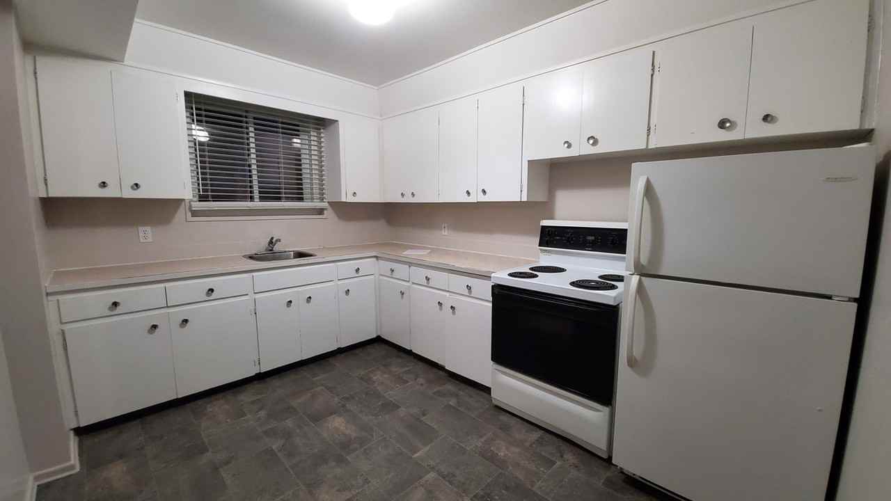 71122 Dewdney Ave Apartments 7112 Dewdney Ave, Regina, SK S4T 1E6