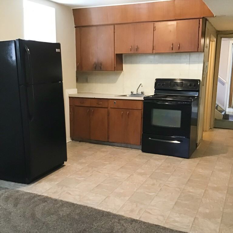 824 5 McIntosh Street Apartments in Rosemont Mount Royal, Regina