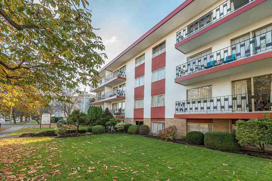 King Charles Apartments - Photo 3 of 4