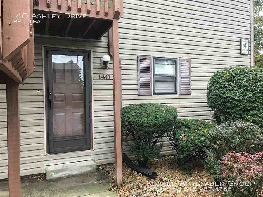140 Ashley Drive - Photo 2 of 12