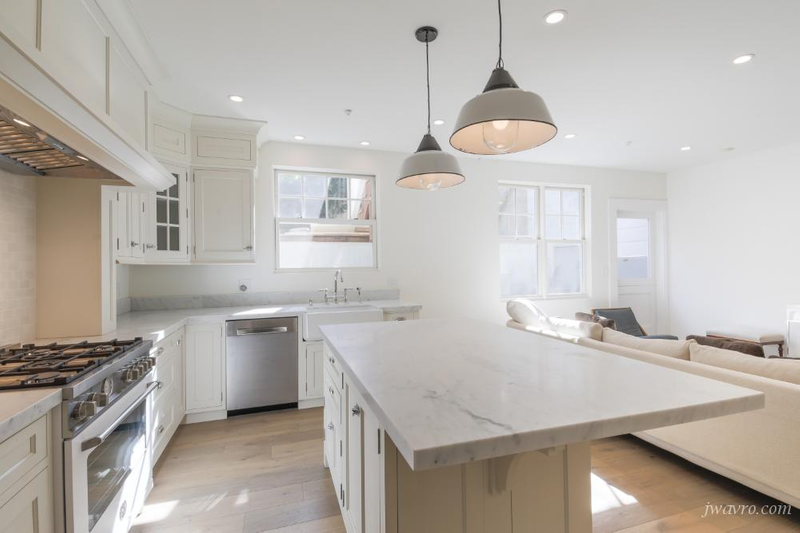 2439 Pacific Ave - Photo 2 of 20