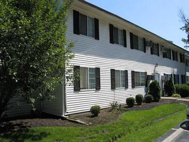 White Oak Square Apartments - Photo 3 of 4