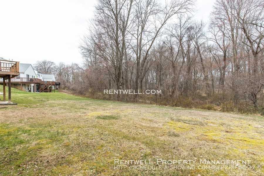 731 Hawthorne Lane - Photo 3 of 18