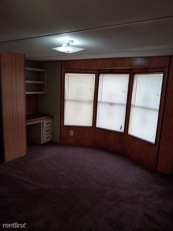 228 W Maddox Ave - Photo 3 of 5