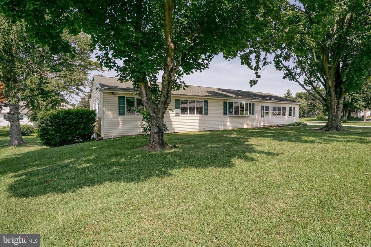 279 Green Terrace - Photo 2 of 17