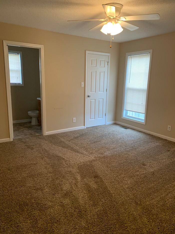427 Sandburg Drive - Photo 2 of 12