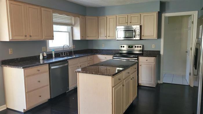 123 Valleycrest Drive - Photo 3 of 26