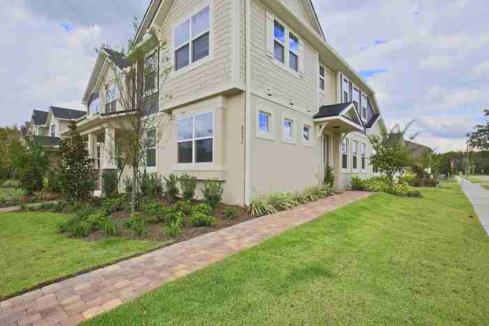 8997 Fullerwood Avenue - Photo 3 of 27