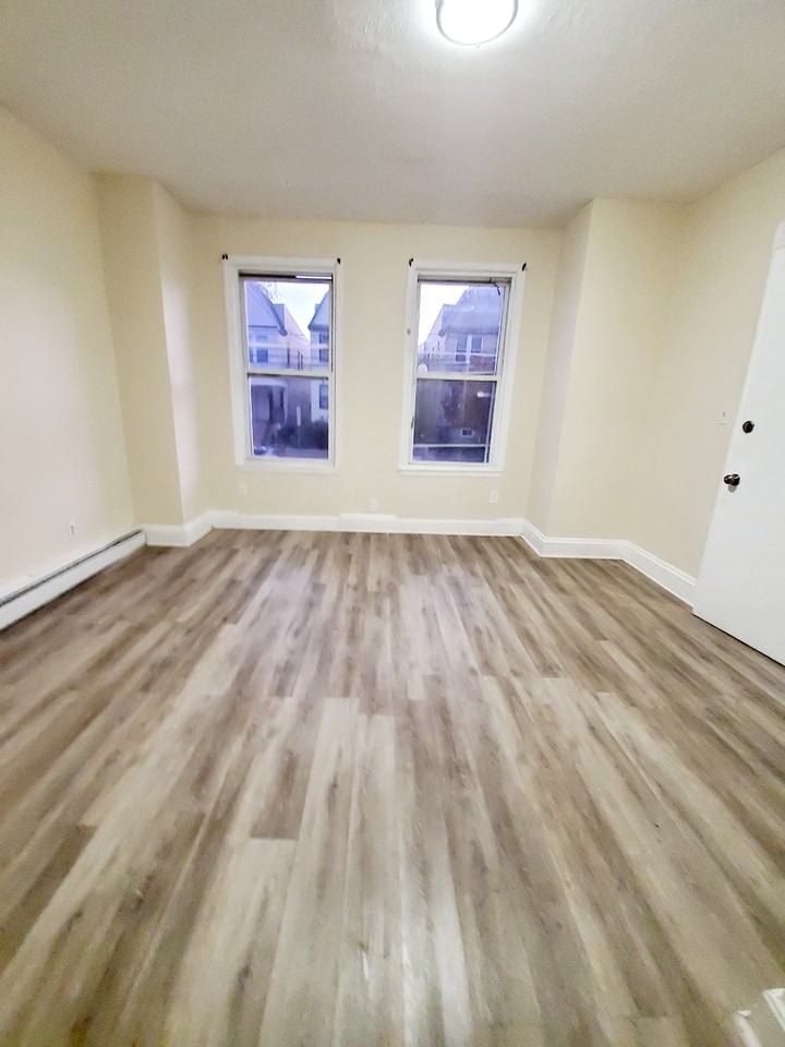 72 Van Nostrand Avenue 2, Jersey City, NJ 07305 3 Bedroom Apartment