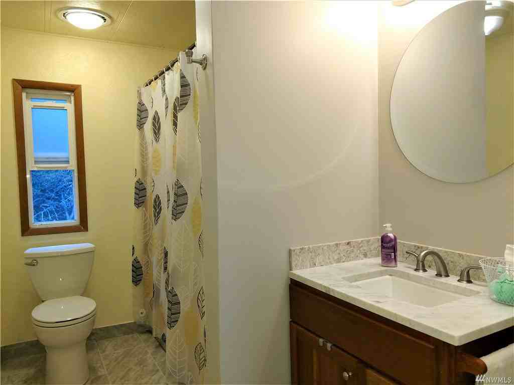 2043 Paradise Rd - Photo 3 of 9