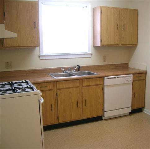 723 Houma Blvd - Photo 2 of 7