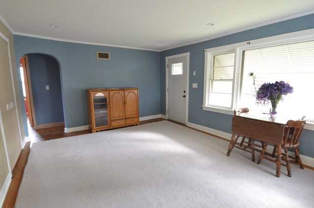 368 Bernice - Photo 3 of 8